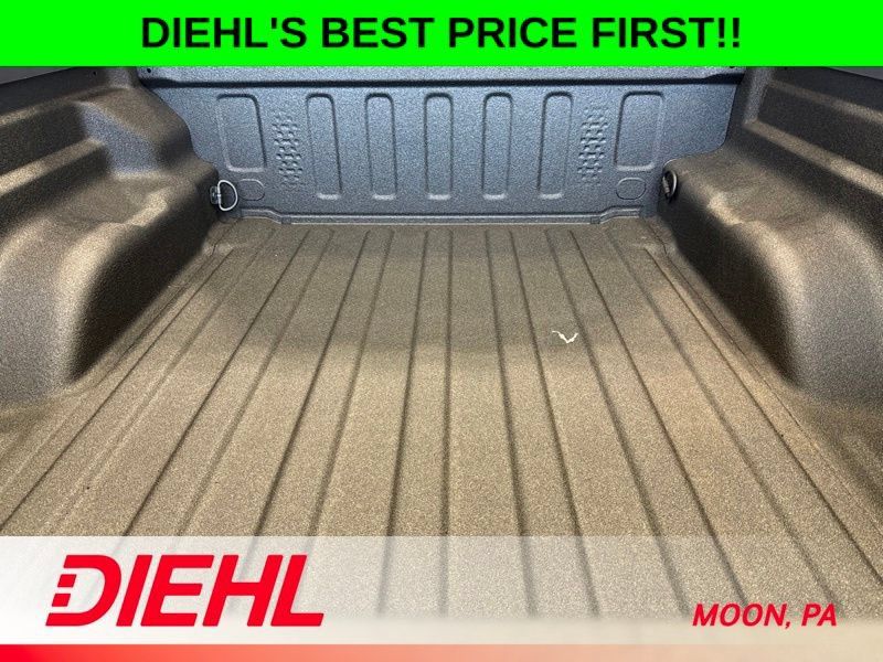 New 2026 Jeep Gladiator Rubicon w/ Steel Power Dome Hood Package AWD/4WD image 10