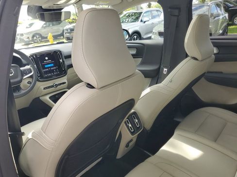 Certified 2023 Volvo XC40 B5 Plus w/ Driver Assist Package AWD/4WD image 12
