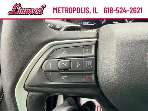 Used 2025 Jeep Grand Cherokee Altitude AWD/4WD image 17
