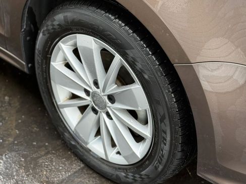 Used 2015 Volkswagen Jetta SE image 12