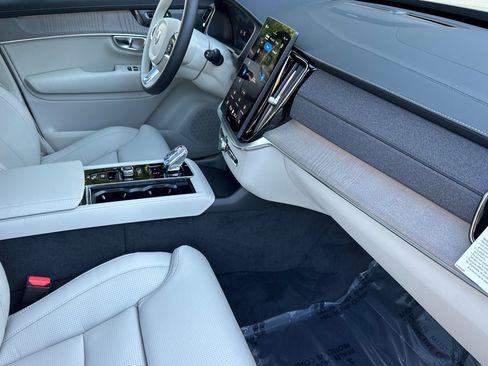 New 2026 Volvo XC90 T8 Ultra image 13