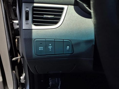 Used 2013 Hyundai Elantra GLS FWD image 18