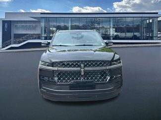 New 2026 Lincoln Navigator Reserve w/ Jet Appearance Package AWD/4WD video 2