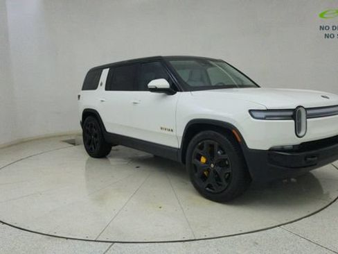 Used 2025 Rivian R1S Premium AWD/4WD image 69