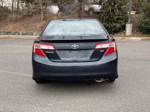 Used 2012 Toyota Camry SE image 3