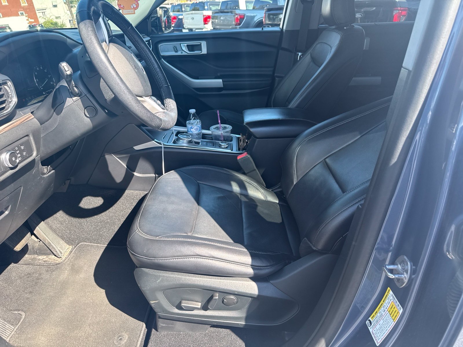 Used 2021 Ford Explorer Limited w/ Equipment Group 301A AWD/4WD image 10