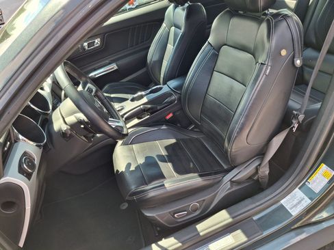 Used 2016 Ford Mustang GT Premium w/ Equipment Group 401A RWD image 7