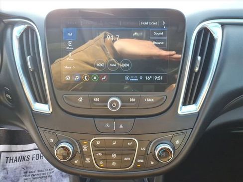 Used 2024 Chevrolet Malibu LT image 15