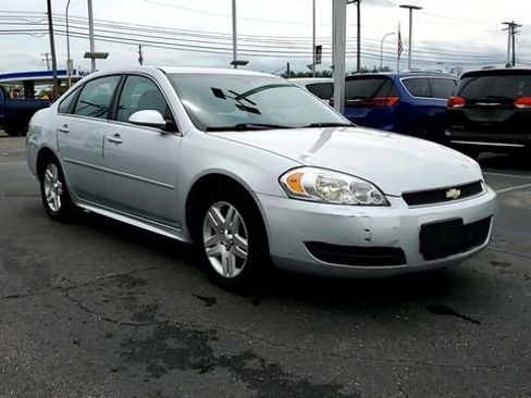 Used 2014 Chevrolet Impala LT w/ LT Sunroof Package FWD image 2
