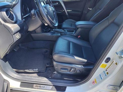 Used 2018 Toyota RAV4 SE AWD/4WD image 11