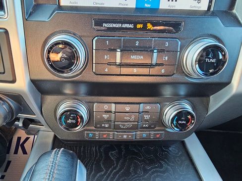 Used 2019 Ford F150 Platinum w/ Equipment Group 701A Luxury AWD/4WD image 29