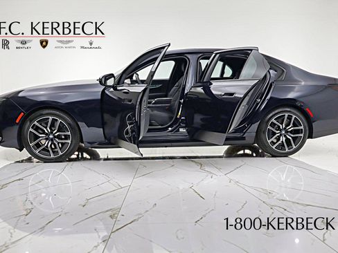 Used 2023 BMW i7 xDrive60 AWD/4WD image 4