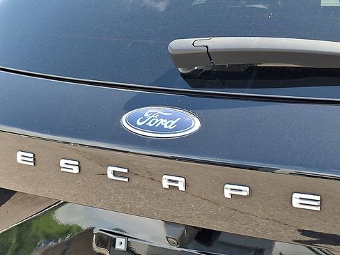 Certified 2024 Ford Escape ST-Line AWD/4WD image 30