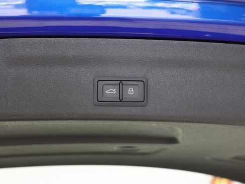 Used 2023 Audi RS 6 w/ Driver Assistance Package image 33