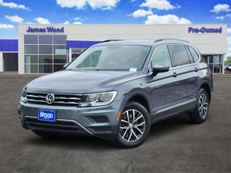 Used 2020 Volkswagen Tiguan SE w/ Panoramic Sunroof Package FWD video 1