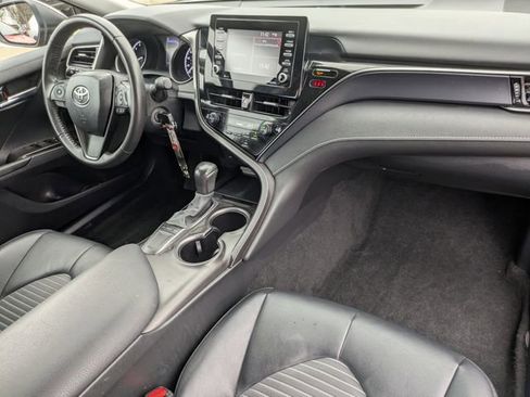 Used 2024 Toyota Camry SE image 30