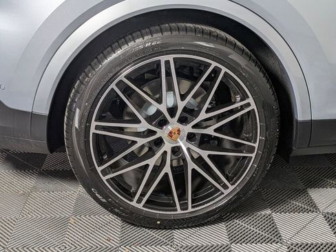 New 2026 Porsche Cayenne S image 13