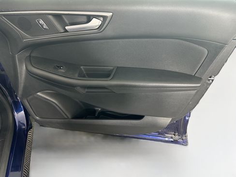 Used 2016 Ford Edge SE FWD image 29