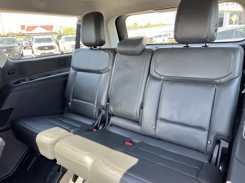 Used 2025 Ford Expedition Max Active image 32