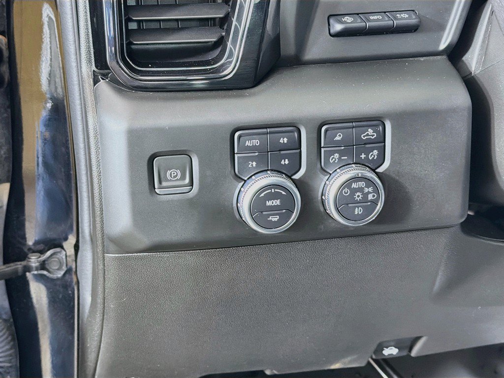 Used 2022 GMC Sierra 1500 AT4 w/ Technology Package AWD/4WD image 31