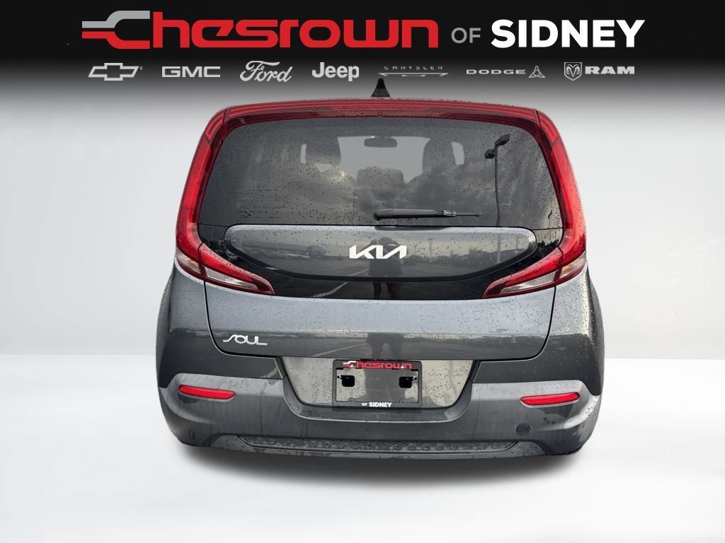 Used 2022 Kia Soul LX FWD image 4