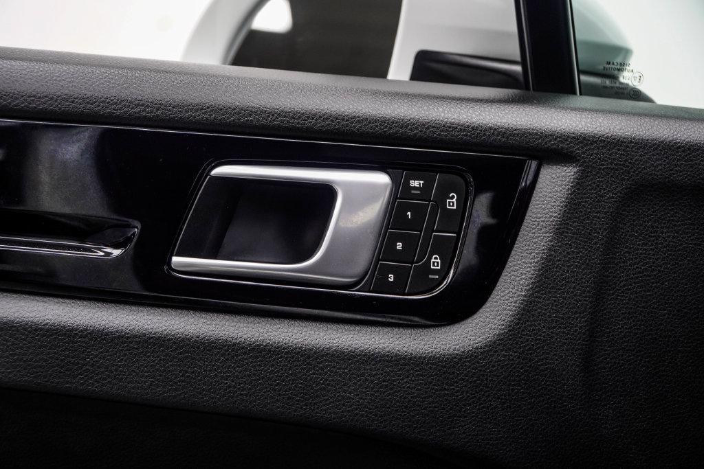 Used 2023 Porsche Cayenne Coupe AWD/4WD image 43