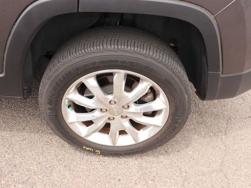 Used 2015 Jeep Cherokee Limited AWD/4WD image 9