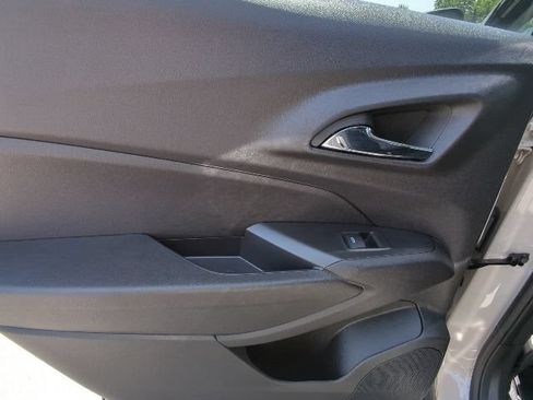 New 2026 Chevrolet Trax ACTIV w/ Sunroof Package FWD image 25