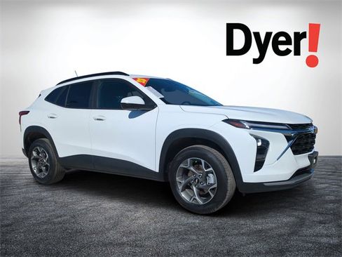 Certified 2025 Chevrolet Trax LT image 1