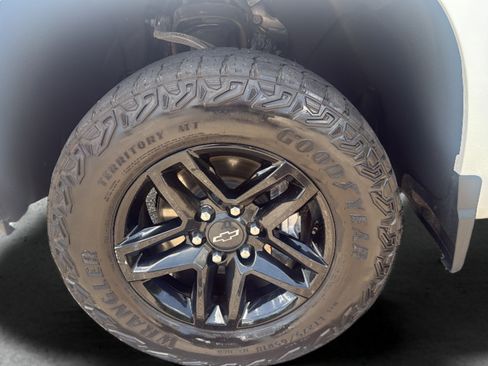 Certified 2025 Chevrolet Silverado 1500 Custom Trail Boss AWD/4WD image 24
