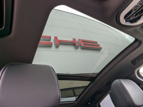 New 2025 Porsche Macan S image 27