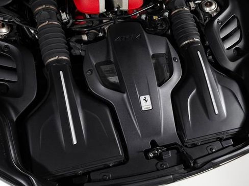 Used 2019 Ferrari GTC4Lusso AWD/4WD image 18
