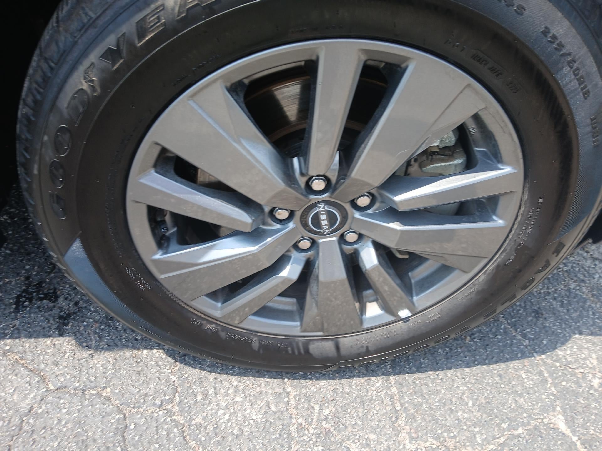Used 2025 Nissan Pathfinder SV FWD image 7