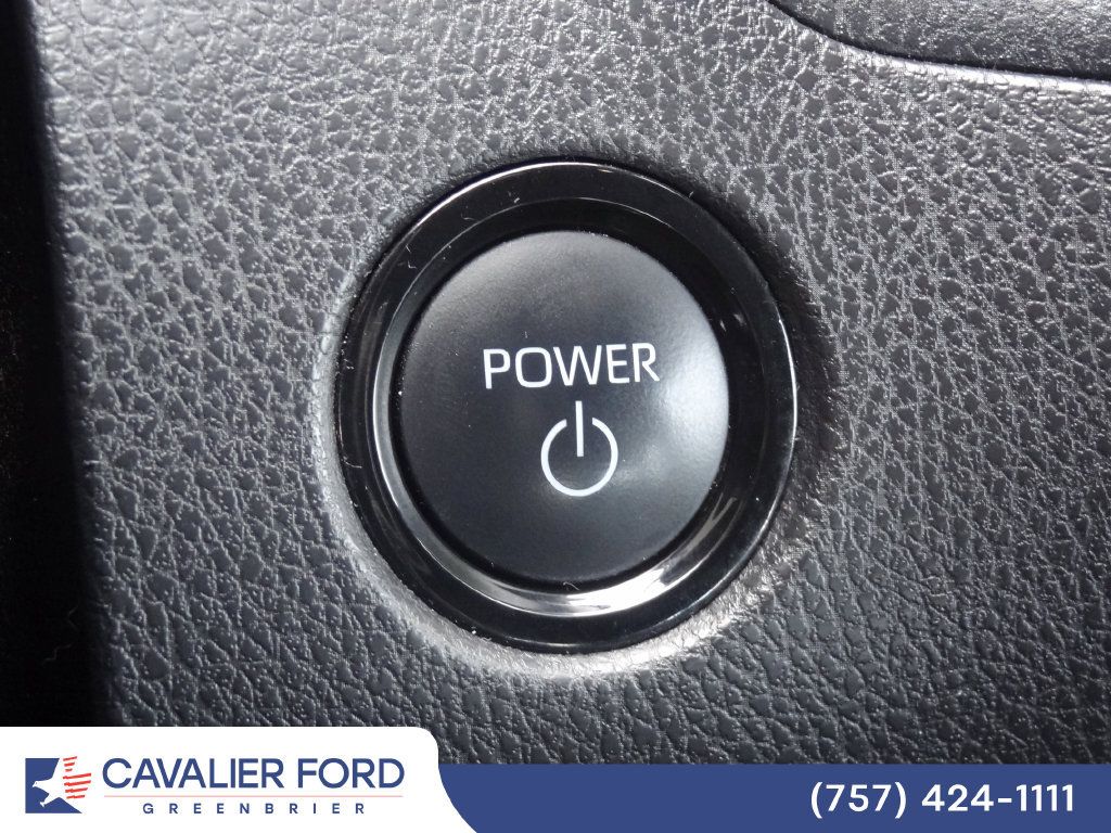 Used 2025 Toyota Camry SE FWD image 23
