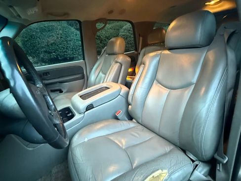 Used 2003 GMC Yukon SLT w/ 1SD Preferred Equipment Group RWD image 12