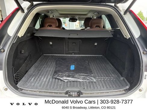 Used 2020 Volvo XC60 T5 Momentum w/ Protection Package Premier AWD/4WD image 11