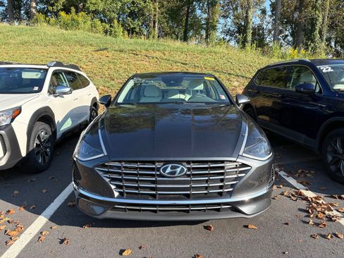 Used 2021 Hyundai Sonata Blue FWD image 2