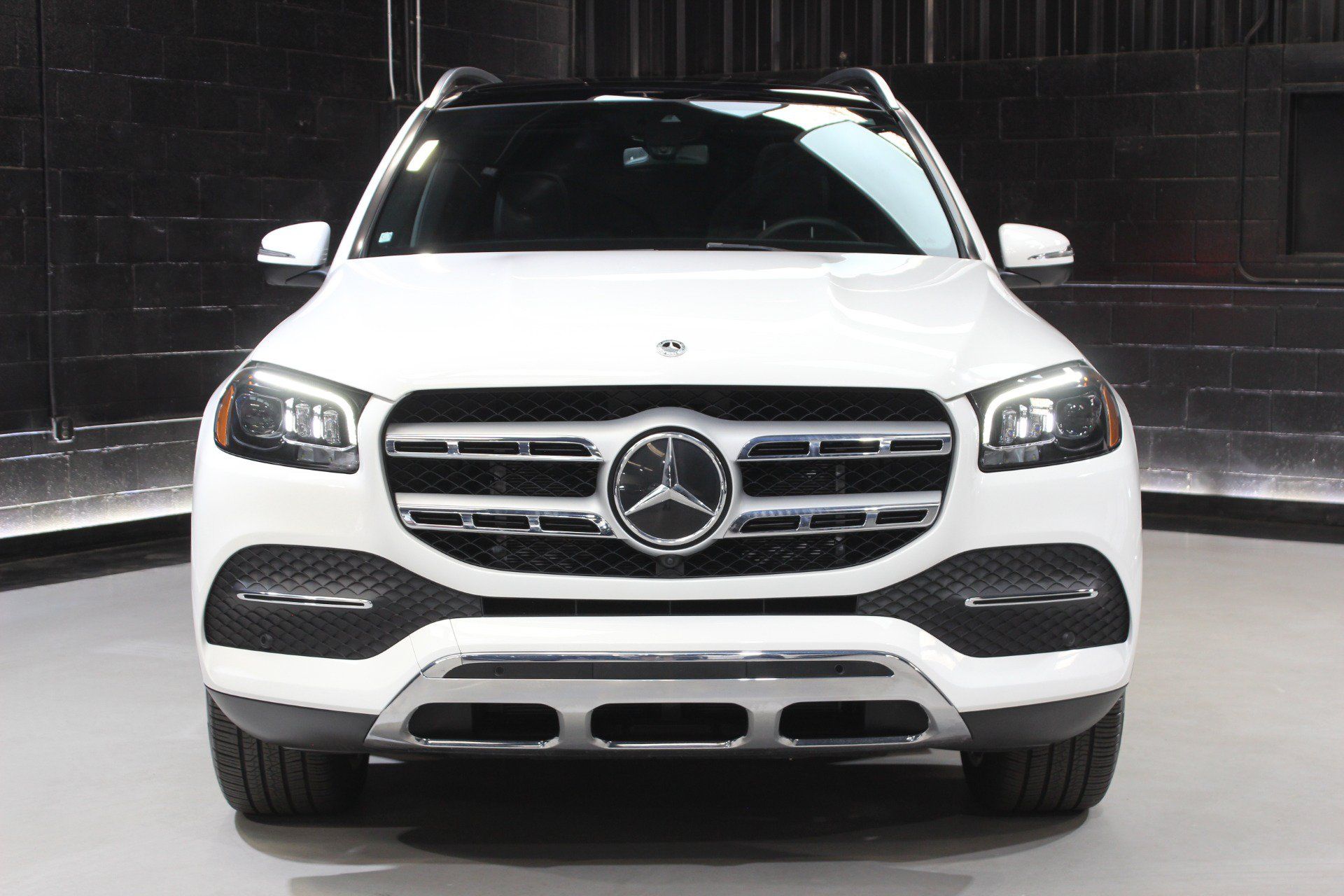 Used 2023 Mercedes-Benz GLS 450 4MATIC image 8