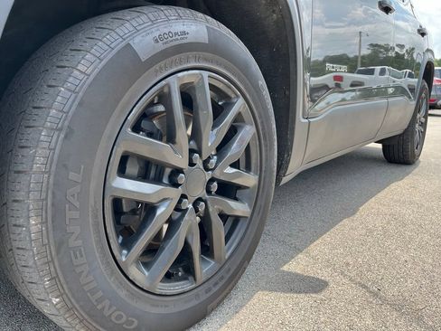Used 2018 GMC Acadia SLT AWD/4WD image 16