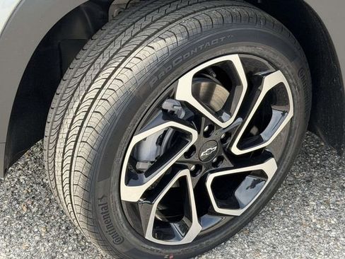 New 2026 Chevrolet Trax RS w/ Sunroof Package FWD image 18