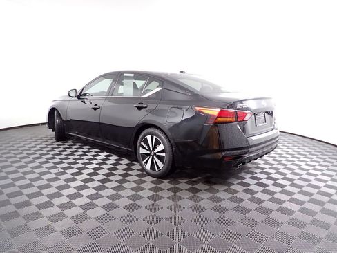 Used 2019 Nissan Altima 2.5 SV image 12