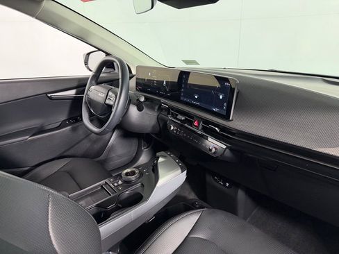 Used 2025 Kia EV6 Wind RWD image 30