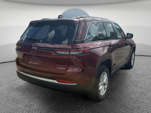 Used 2023 Jeep Grand Cherokee Laredo w/ Luxury Tech Group I AWD/4WD image 3