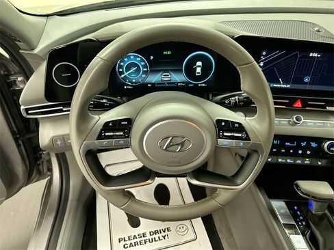 Used 2023 Hyundai Elantra SEL w/ Convenience Package image 4