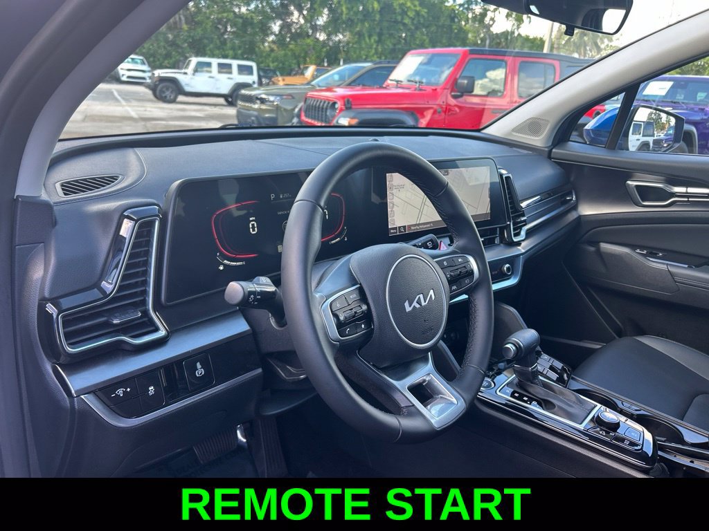 Used 2025 Kia Sportage EX FWD image 12