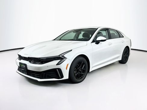 Used 2025 Kia K5 LXS FWD image 3
