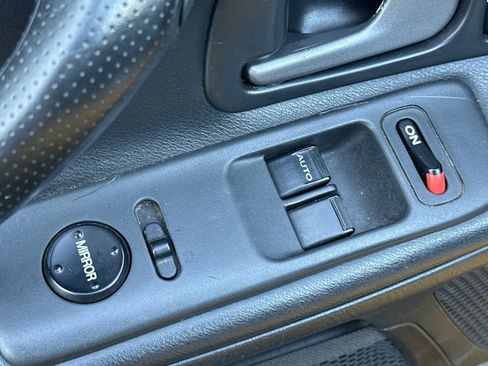 Used 2004 Honda S2000 image 11