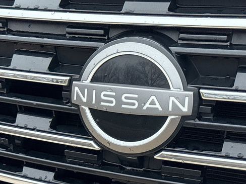 Used 2024 Nissan Rogue S image 29