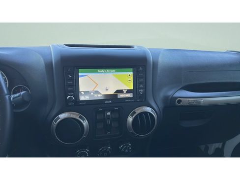 Used 2016 Jeep Wrangler Unlimited Sahara AWD/4WD image 14