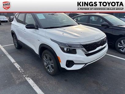 Used 2023 Kia Seltos S w/ Navigation Package